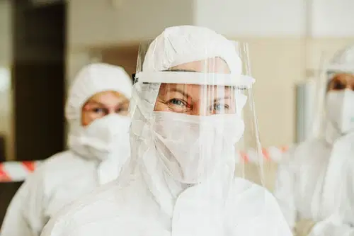 Za dodatke za delo v epidemiji zavodom prva nakazila v decembru in januarju