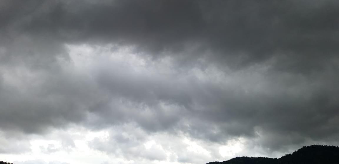 Danes oblačno, ponoči bo ponovno deževalo