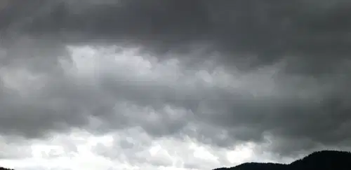 Danes oblačno, ponoči bo ponovno deževalo