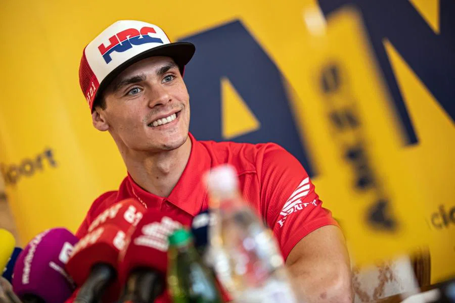 Tim Gajser nagrado AMZS podaril v dobrodelne namene