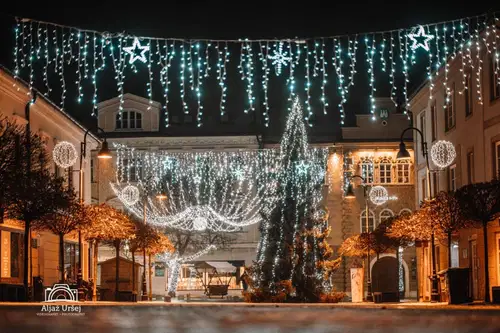 Takšne so ulice v Slovenj Gradcu v času prazničnega decembra