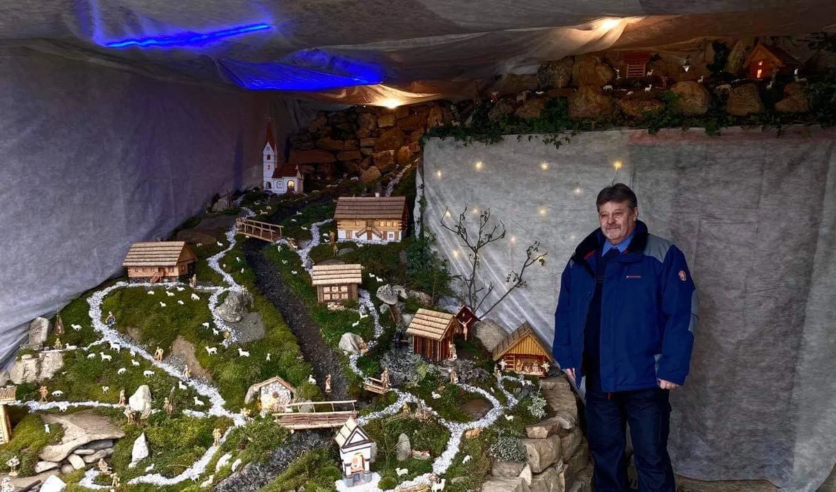 Slovenjgradčan, ki že več kot 35 let izdeluje jaslice, letos z dobrodelno noto