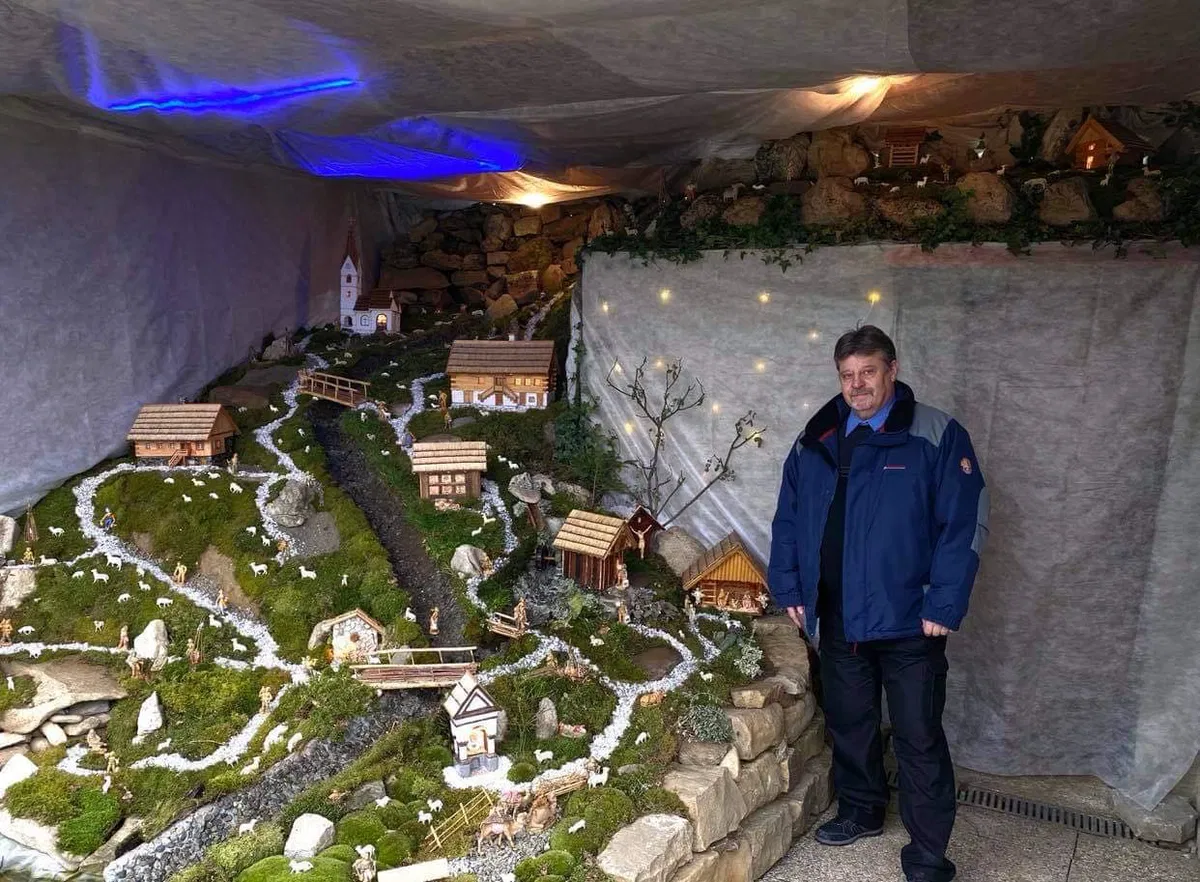 Slovenjgradčan Davorin Legner že več kot 36 let sam izdeluje prav posebne jaslice