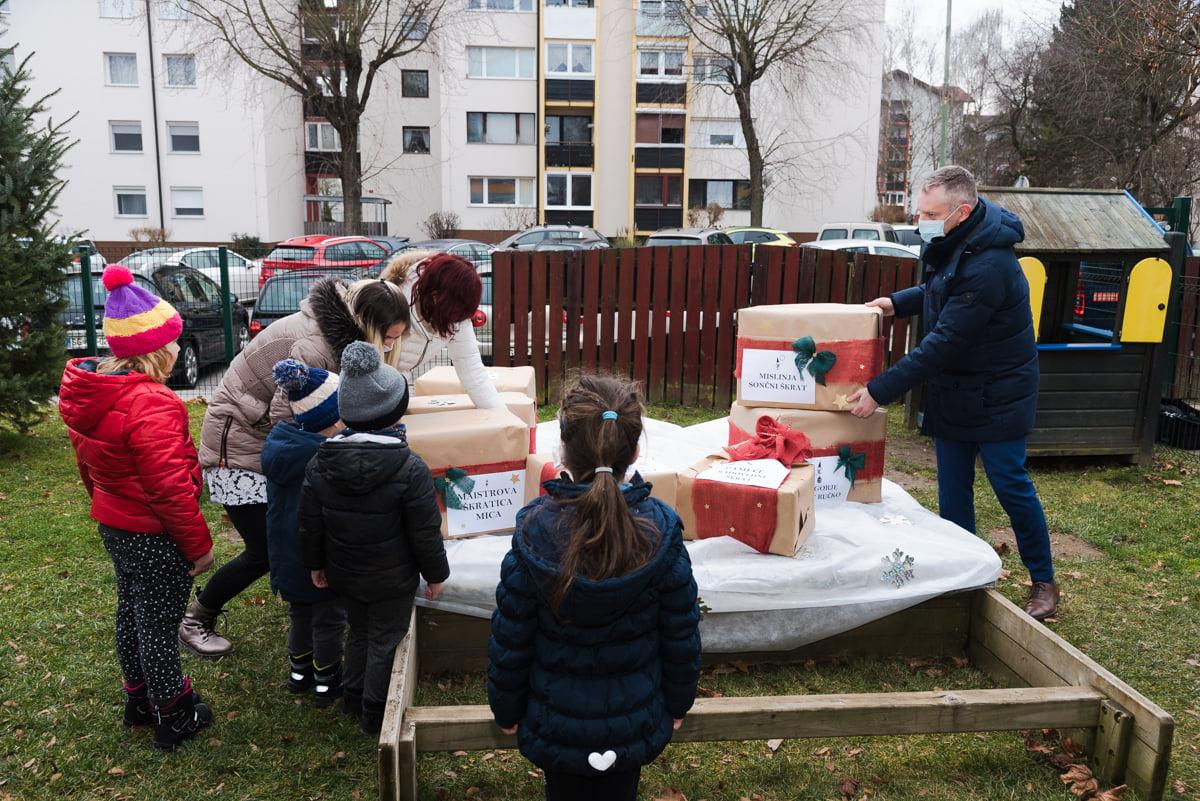 Slovenjgraški župan Klugler obdaril vrtčevske otroke