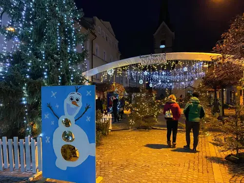 V Slovenj Gradcu zaživela Božična vas