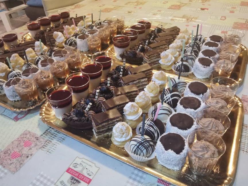 Korošica z dobrodelno peko peciva polepšala praznike številnim družinam