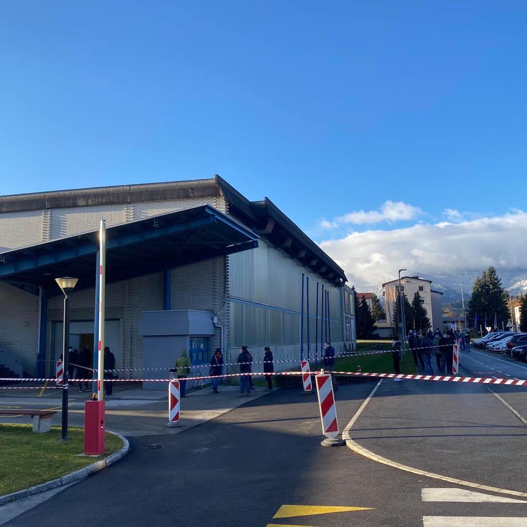 V soboto na Koroškem 63 novih okužb, največ v Slovenj Gradcu