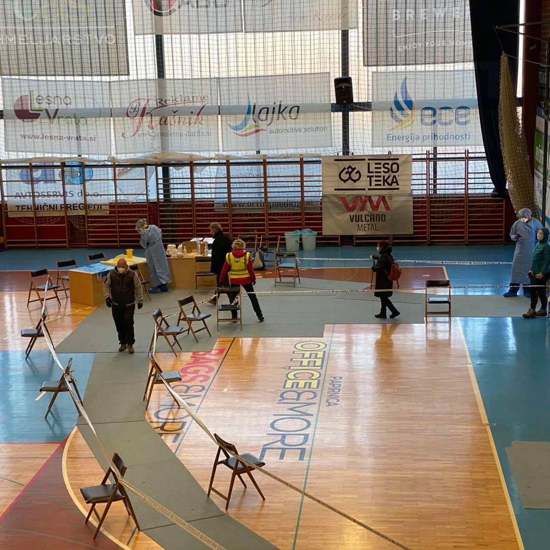 Na množičnem testiranju v Slovenj Gradcu odkrili 23 okužb