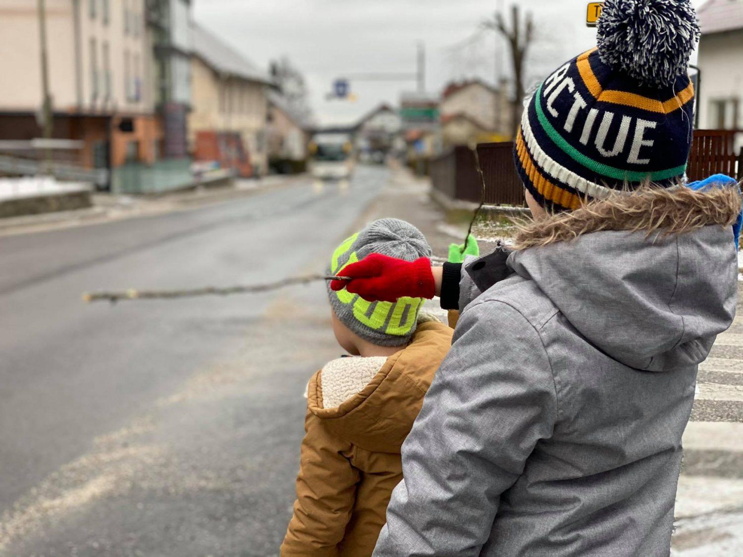 Danes je tepežni dan. Je tudi pri vas zapela šiba?