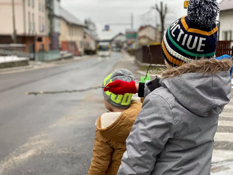 Danes je tepežni dan. Je tudi pri vas zapela šiba?