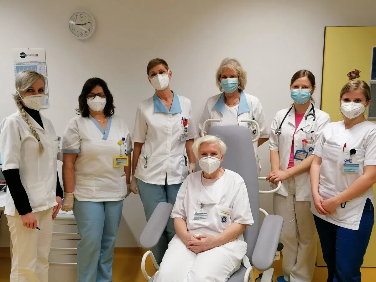 V SB Slovenj Gradec opravili prva cepljenja proti Covidu-19