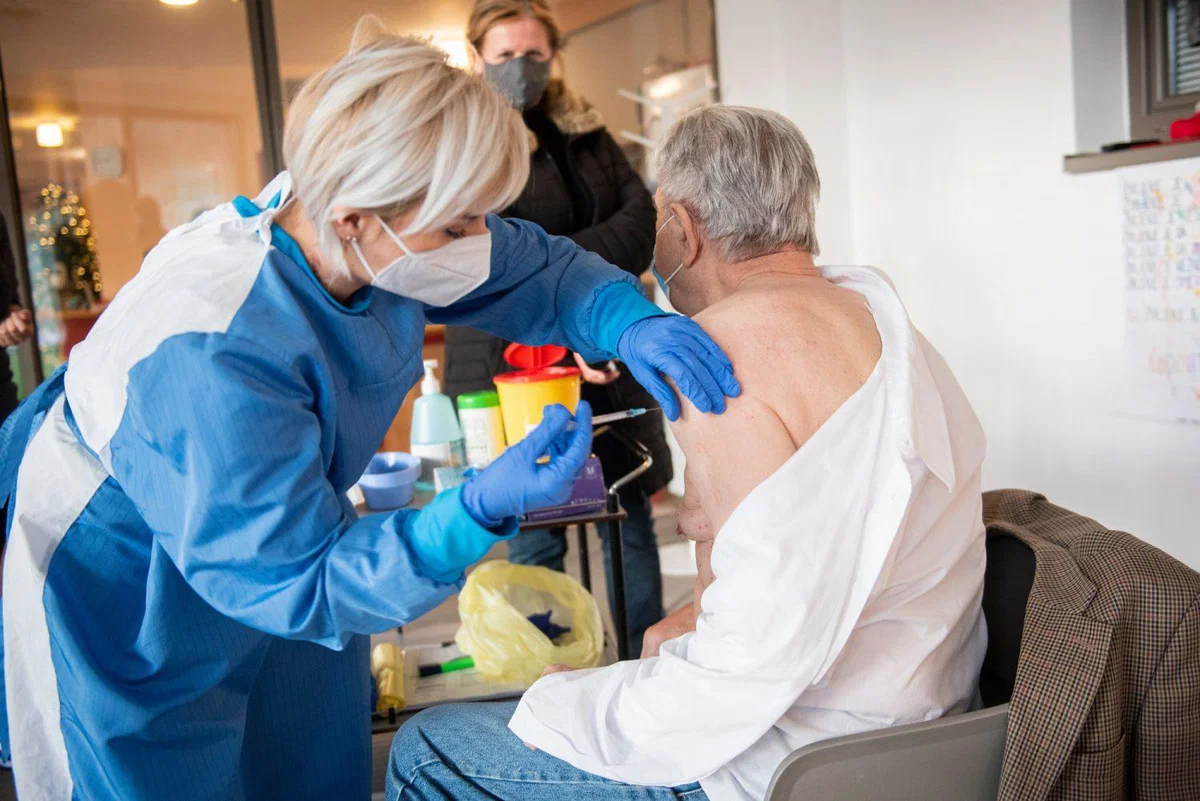 V Sloveniji se je začelo množično cepljenje proti covidu-19