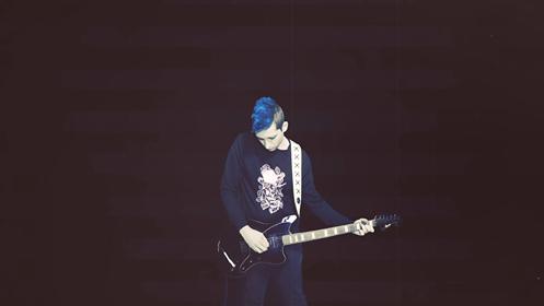 Mežičan Aljaž Vuk z novim komadom in spotom prikazal temačne čase v katerih trenutno živimo