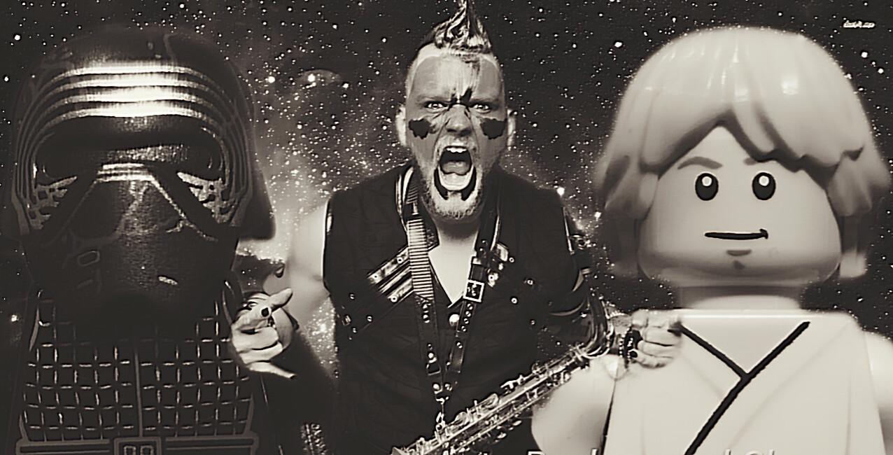 Franšiza Star Wars in ljubezen do Lego kock navdihnila koroškega glasbenika za nov spot s posebno tehniko