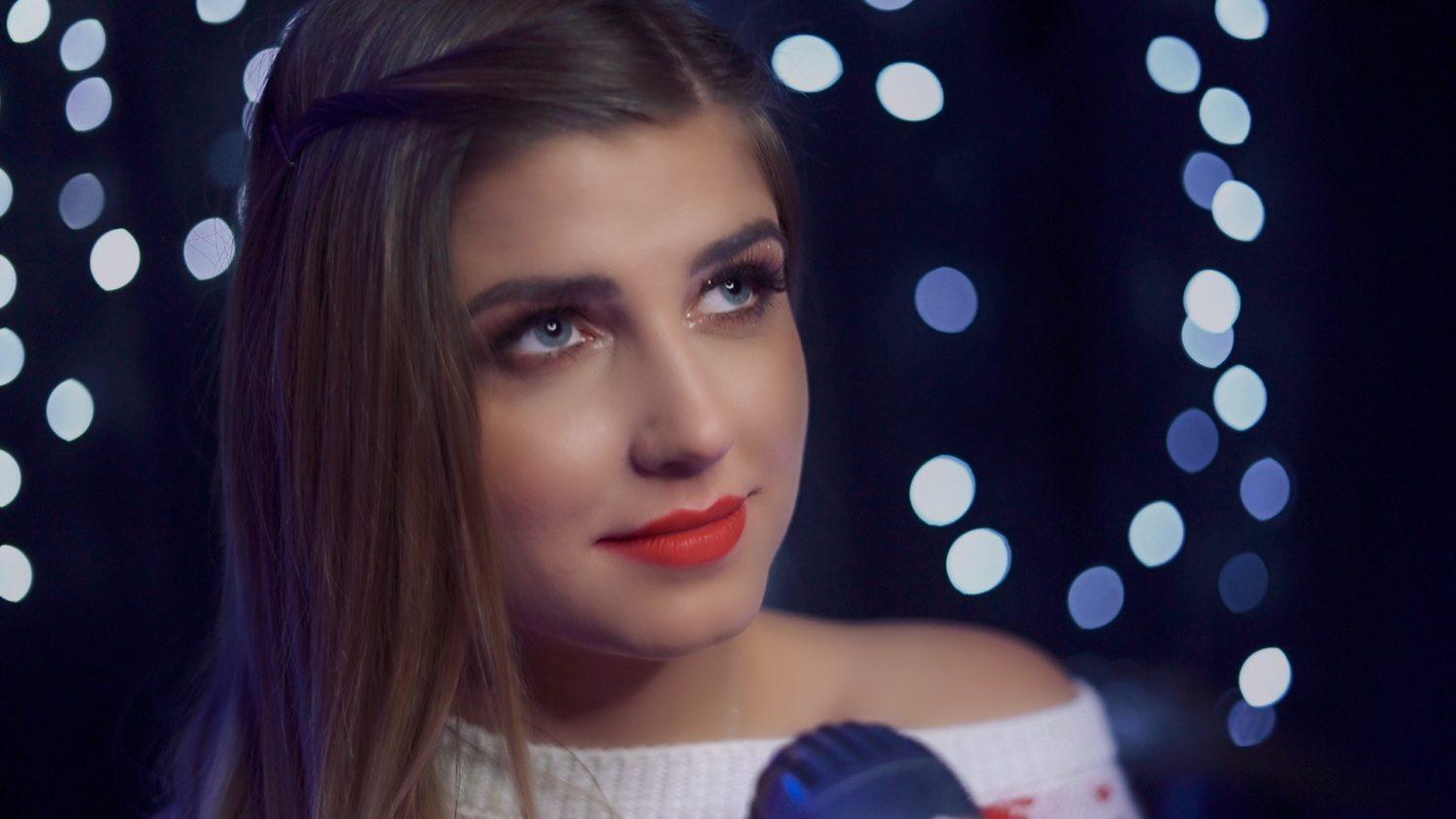 Koroška pevka izdala božično verzijo pesmi Mama