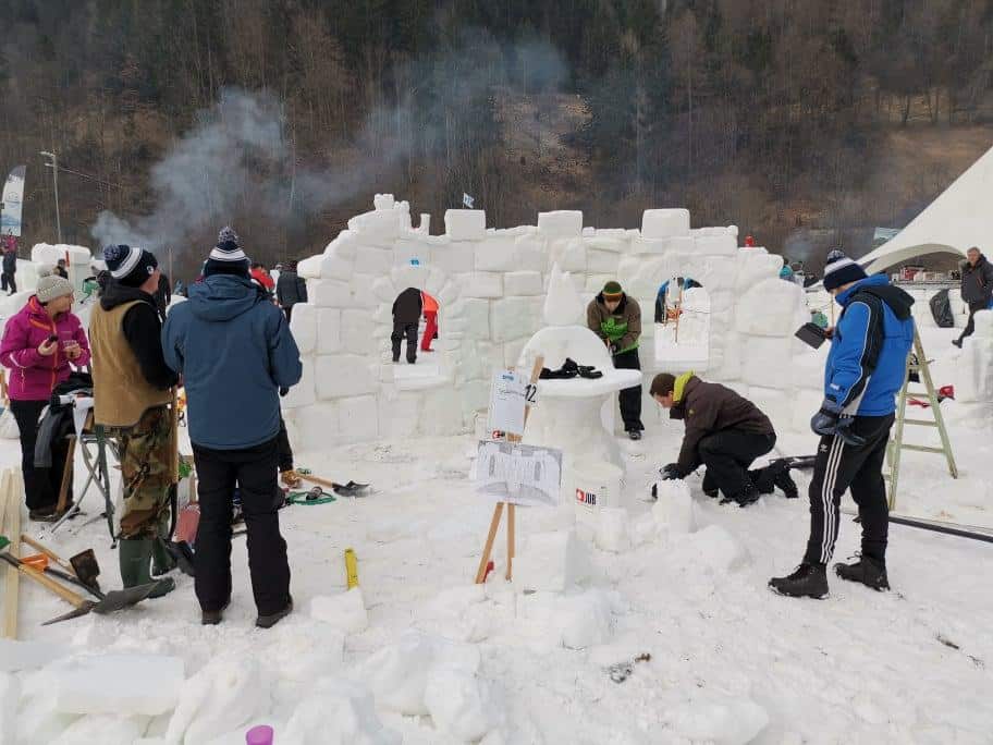 V Črni na Koroškem bodo lahko snežne gradove gradili v mehurčkih