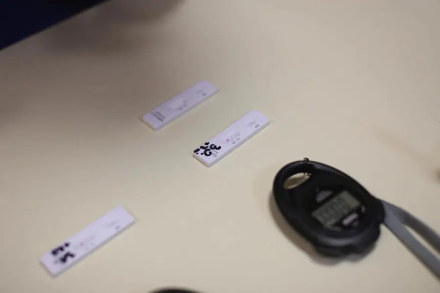 V nedeljo v Sloveniji potrdili 8575 novih okužb. Več kot pred tednom dni