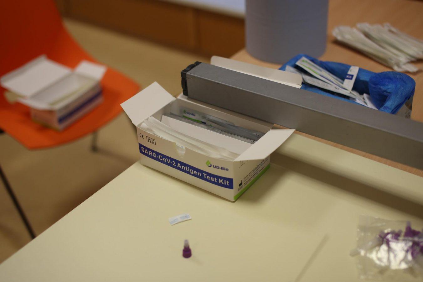 V avstrijskih lekarnah od marca na voljo brezplačni testi za samotestiranje na novi koronavirus