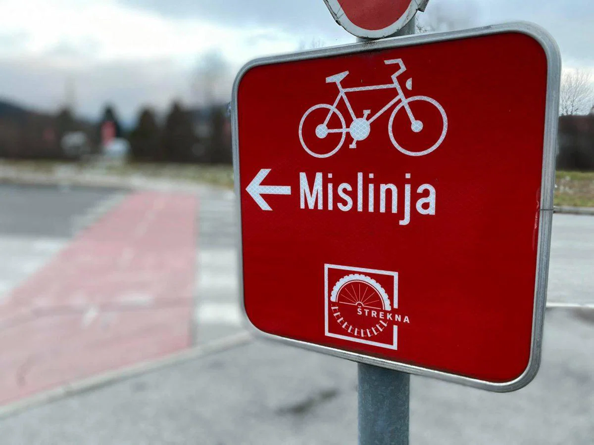 Kolesar se je sinoči hudo poškodoval na kolesarski stezi v Mislinji