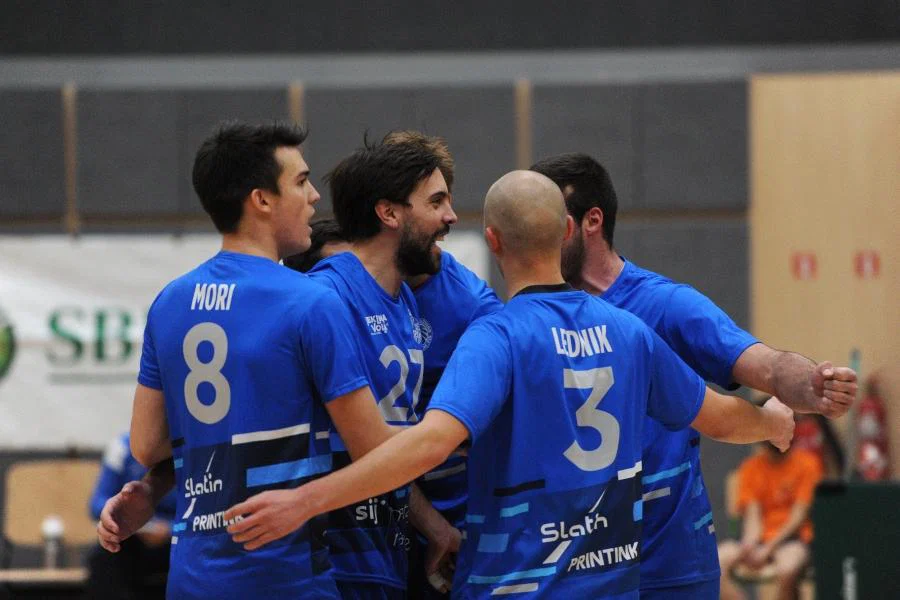 Odbojkarji Fužinarja leto začeli z zmago nad Šempetrom