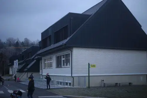 Šolarji pred počitnicami še zadnjič v šolskih klopeh