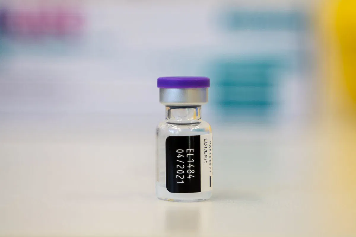 Za prekinitev cepljenja s cepivom AstraZenece ni razlogov