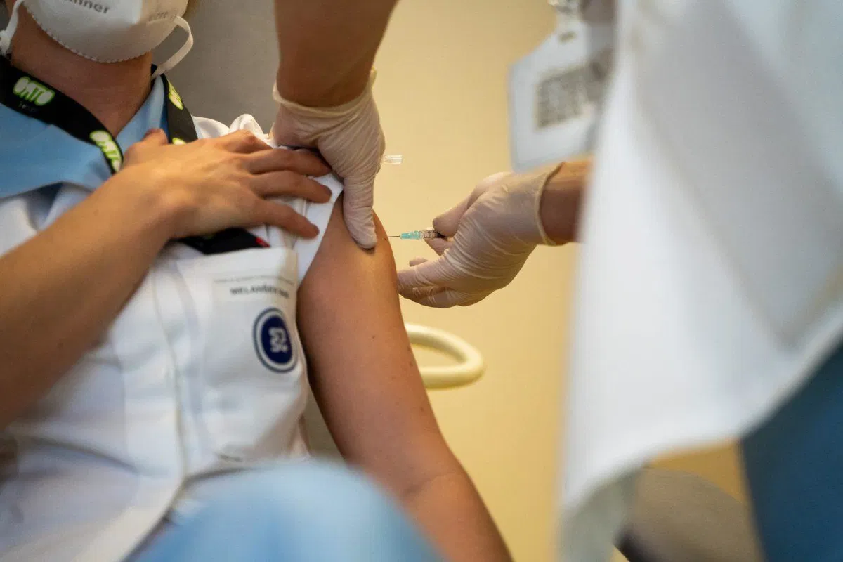 V Veliki Britaniji z AstraZeneco doslej 30 primerov krvnih strdkov in sedem smrti