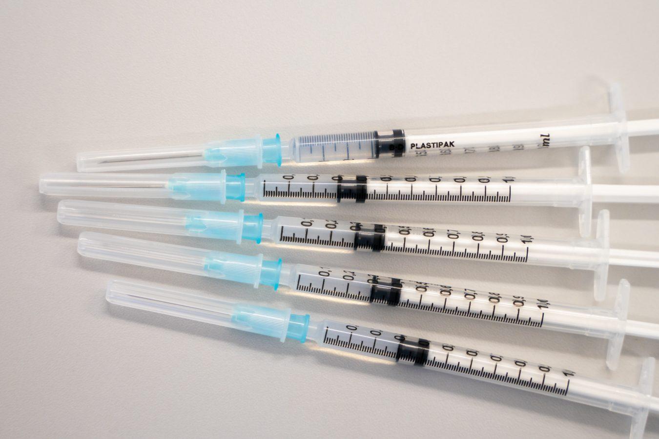 V Nemčiji več otrok prejelo napačno cepivo proti covidu-19