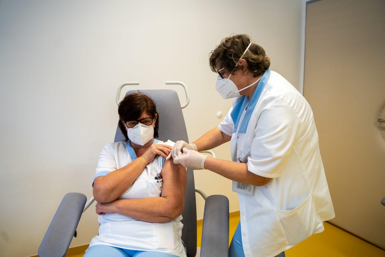 Koroški župani in stroka sporočajo: "Korošci, zavihajmo rokave in se cepimo"