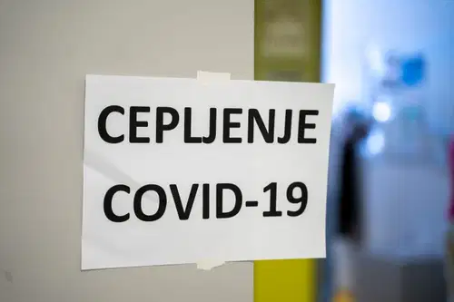 Na Koroškem največ precepljenih na Ravnah, najmanj v Podvelki