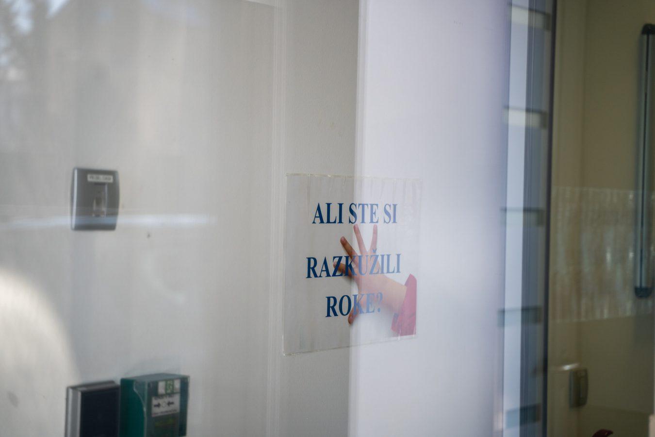 Na Pediatrični kliniki v rdečih conah ne morejo zagotavljati sobivanja staršev s svojimi otroki. Upajo, da bodo prihodnji teden začeli cepiti otroke, stare od 5 do 11 let