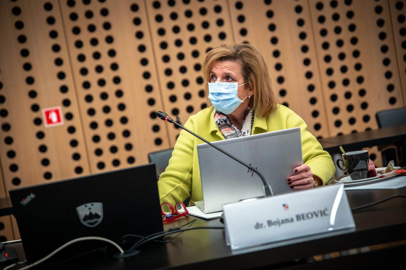 To pravi Bojana Beović o zaustavitvi cepljenja s cepivom AstreZenece v Sloveniji