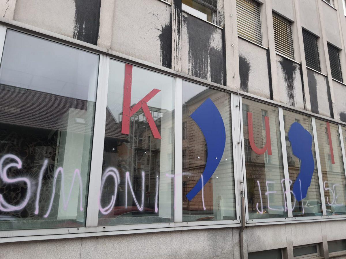 Stavba ministrstva za kulturo je bila ponovno oskrunjena