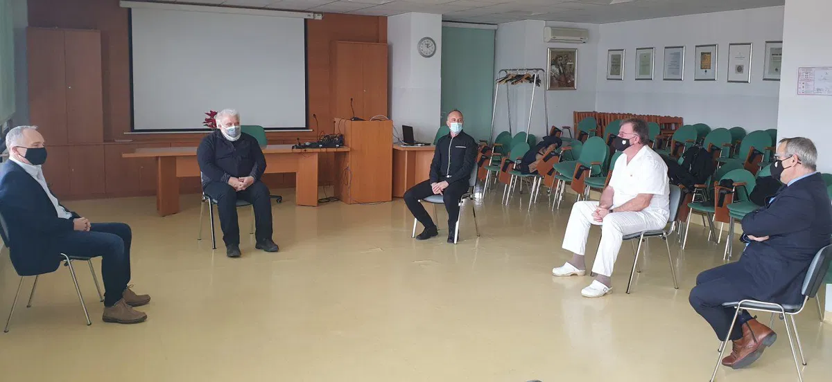 Krek ob pozitivnih trendih za prihodnji teden nakazal možnost sproščanja ukrepov