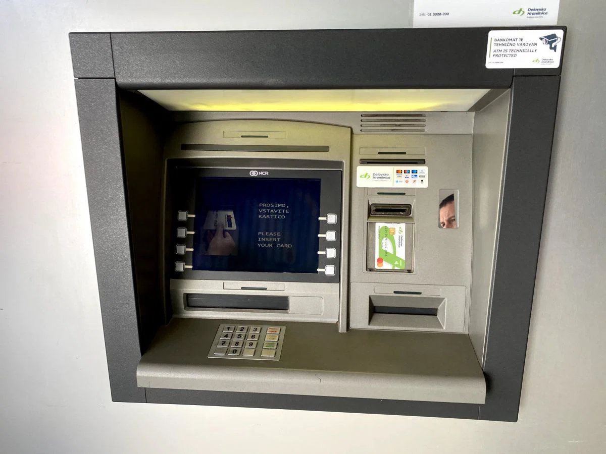 Obvestilo: V Črni na Koroškem bo menjava bankomata