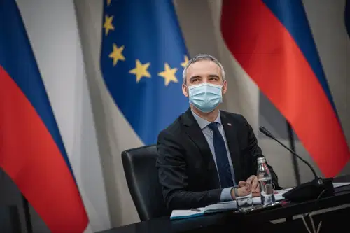 Financiranje Zavoda Iskreni "kaplja čez rob" za vložitev interpelacije zoper Ciglerja Kralja