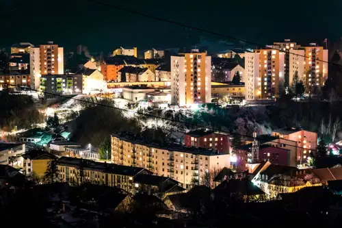 Drevi slovesna seja občine Ravne na Koroškem ob 70-letnici pridobitve mestnih pravic s podelitvijo občinskih odličij