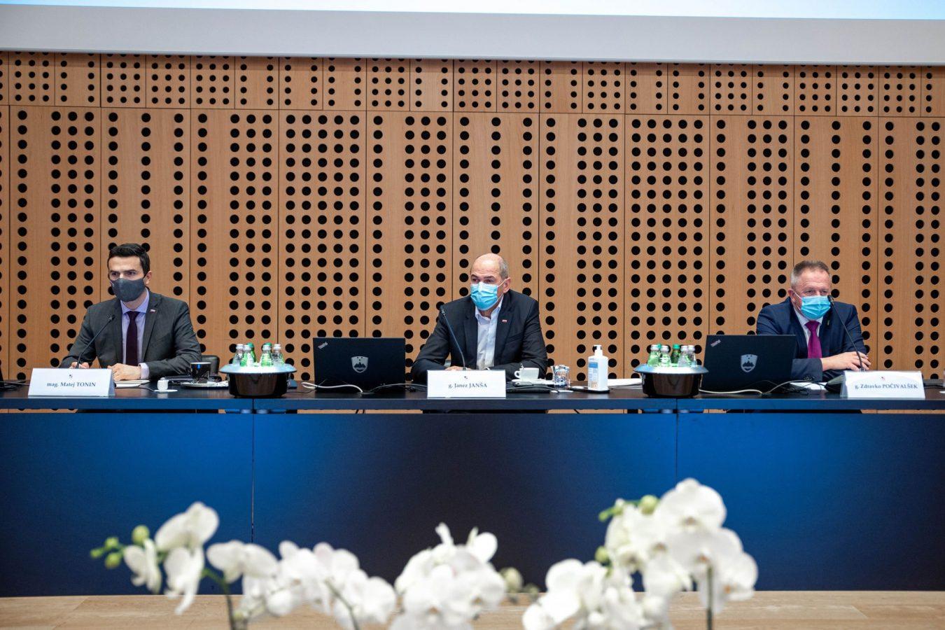 Tonin: Dogovor, ki ga navaja Janša, "ne obstaja in je plod domišljije"