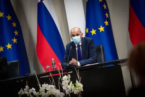 Janša: V devetih regijah se pouk začne prihodnji torek, pred tem bo potekalo testiranje učiteljev