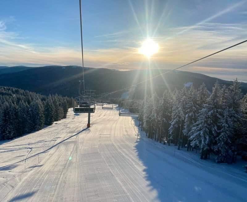 Investicije na Kopah: Načrtujejo izgradnjo dveh novih štirisedežnic in ene vlečnice ter doživljajskega parka