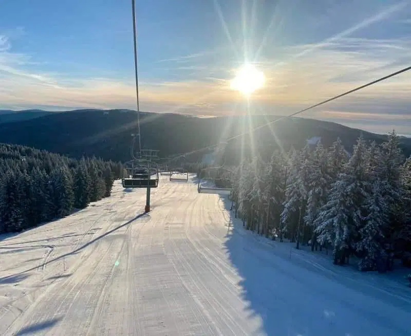 Investicije na Kopah: Načrtujejo izgradnjo dveh novih štirisedežnic in ene vlečnice ter doživljajskega parka