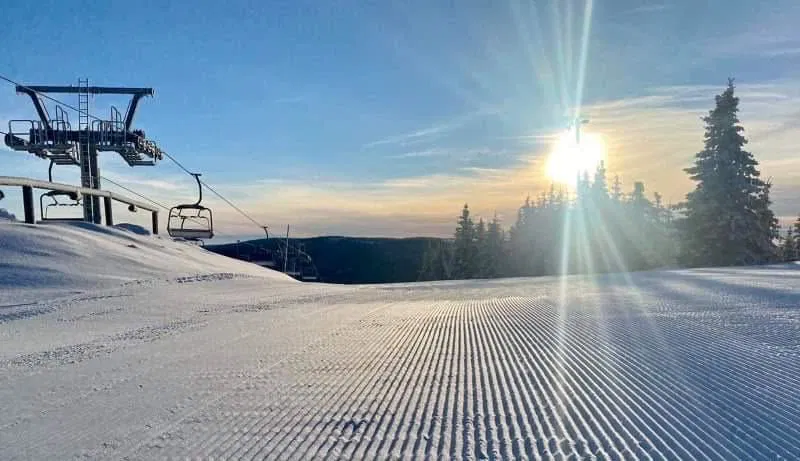 Na Kopah se je danes začela smučarska sezona