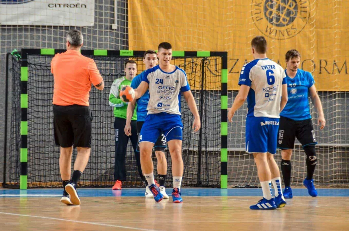 Slovenjgraški rokometaši prvo tekmo letos začeli s porazom