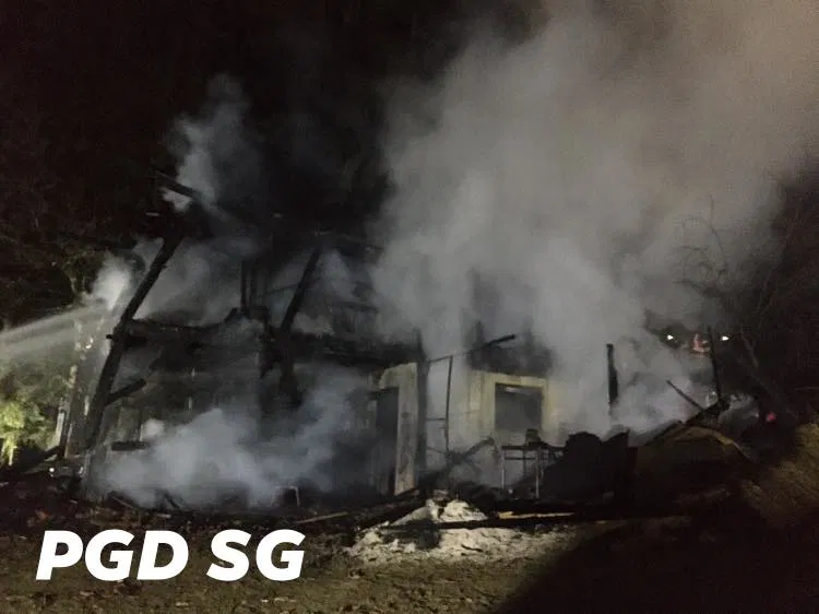 Požar v Slovenj Gradcu: Ogenj popolnoma uničil gospodarsko poslopje