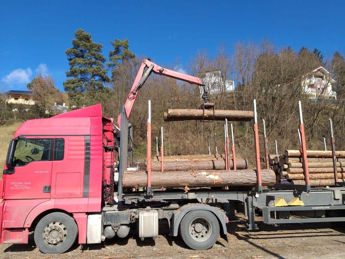 Prepoved tovornega prometa nad 7,5 tone na vseh občinskih in gozdnih cestah v Radljah ob Dravi