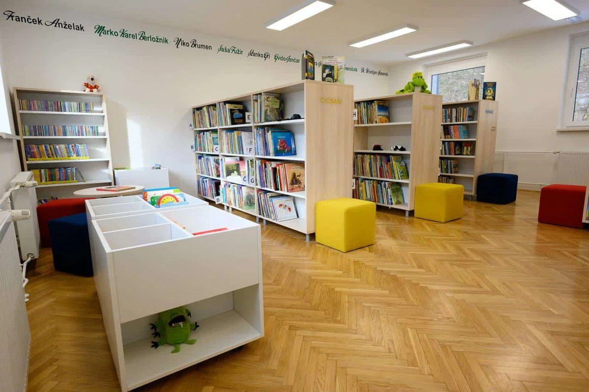 V Črni otvorili prenovljeno knjižnico. V takšnih prostorih bodo uživali bralci