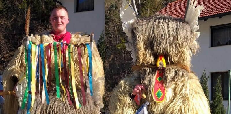 Devetnajstletni Črnjan kljub epidemiji poskrbel, da je bilo v vasi olimpijcev na pustno soboto glasno in veselo