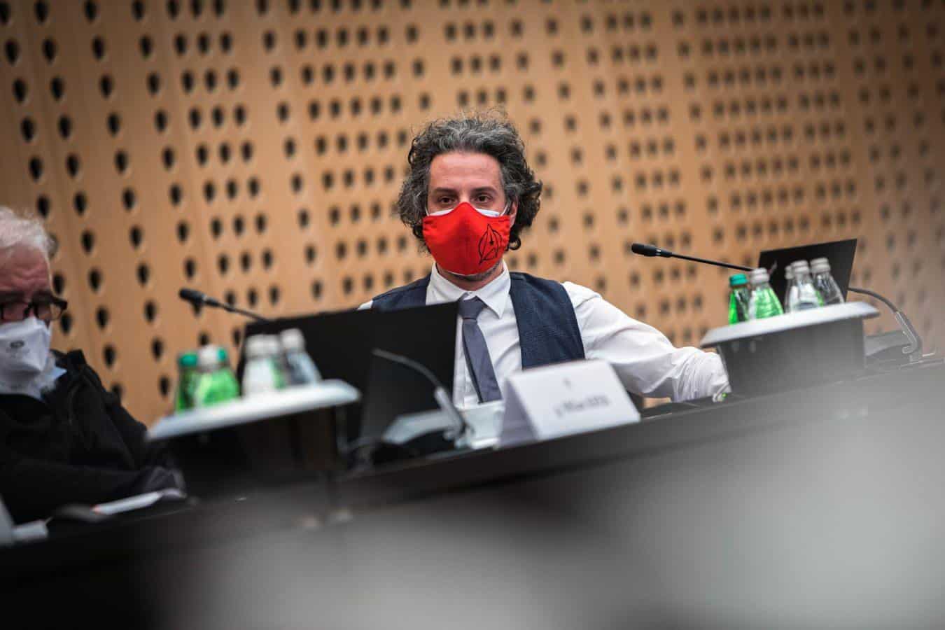 V svetovalno skupino za covid-19 se vrača Mario Fafangel. Kdo bo prevzel vodenje?