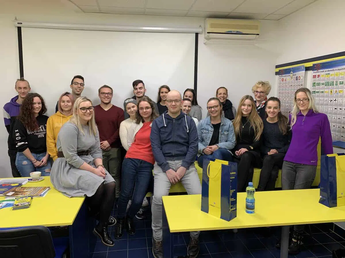 Šola, ki jo odlikuje pozitivna naravnanost, strokovni predavatelji ter zadovoljne študentke in študenti