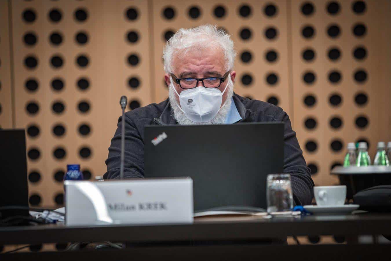 Krek v primeru slabšanja razmer ne izključuje tudi testiranja cepljenih. Razmere so najmanj slabe v pomurski, koroški in goriški regiji